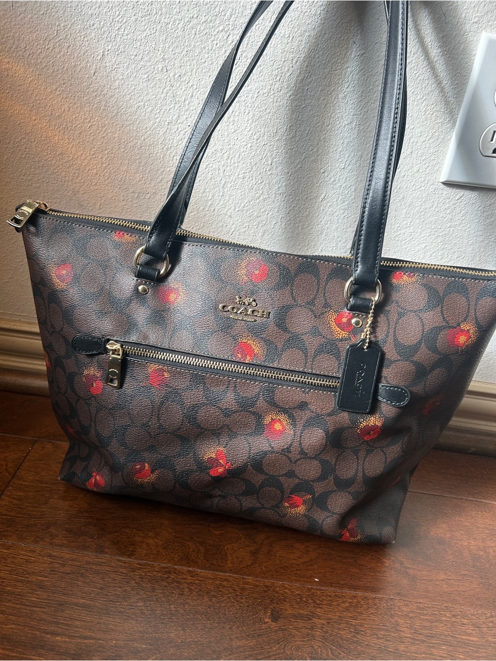 Coach Women’s Gallery Tote bag Brand